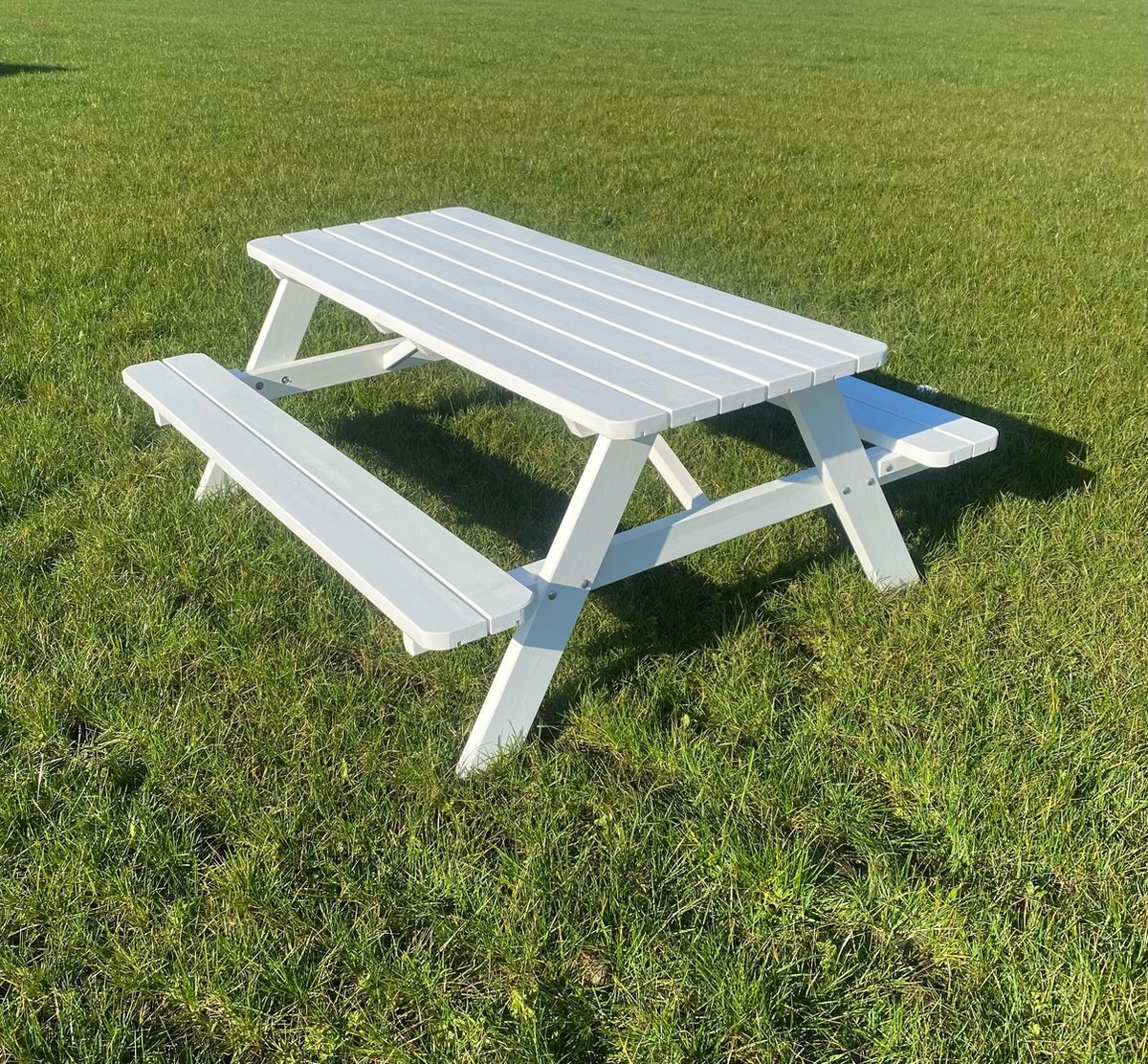 Goedkopepicknicktafels.nl | Witte XL Picknicktafel | Tuintafel 6 Persoons | Wit Gespoten Gedroogd Grenen Hout! 7 Goedkopepicknicktafels.nl | Witte XL Picknicktafel | Tuintafel 6 Persoons | Wit Gespoten Gedroogd Grenen Hout! - Afbeelding 7