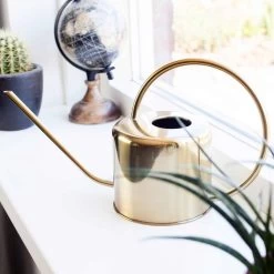 Kikkerland Vintage Gieter - Plantengieter Voor Binnen - Goud - 1,2L - Retro - Metaal 8 Kikkerland Vintage Gieter - Plantengieter Voor Binnen - Goud - 1,2L - Retro - Metaal -Gardena Winkel 1200x1200 1097