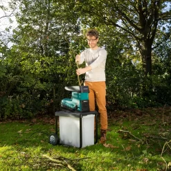 VONROC Stille Hakselaar/Shredder 2800W – Voor Takken Tot Ø45mm – Incl. 60L Opvangbak & Duwstok 11 VONROC Stille Hakselaar/Shredder 2800W – Voor Takken Tot Ø45mm – Incl. 60L Opvangbak & Duwstok -Gardena Winkel 1200x1200 1459