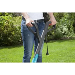GARDENA - SmallCut Trimmer 300/23 - Grastrimmer (gemotoriseerd) - 300W - Maaibreedte 23 Cm 12 GARDENA - SmallCut Trimmer 300/23 - Grastrimmer (gemotoriseerd) - 300W - Maaibreedte 23 Cm -Gardena Winkel 1200x1200 1514