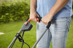 GARDENA - Powermax 32 - Grasmaaier (gemotoriseerd) - Maaibreedte 32 Cm - Gazons Tot 200 M2 18 GARDENA - Powermax 32 - Grasmaaier (gemotoriseerd) - Maaibreedte 32 Cm - Gazons Tot 200 M2 -Gardena Winkel 1200x799 136