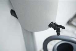 Elho Green Basics Rain Catcher 33 - Regenton Voor Balkonbuiten - Ø 33.5 X H 73.5 Cm - Grijs/Living Concrete -Gardena Winkel 1200x800 310