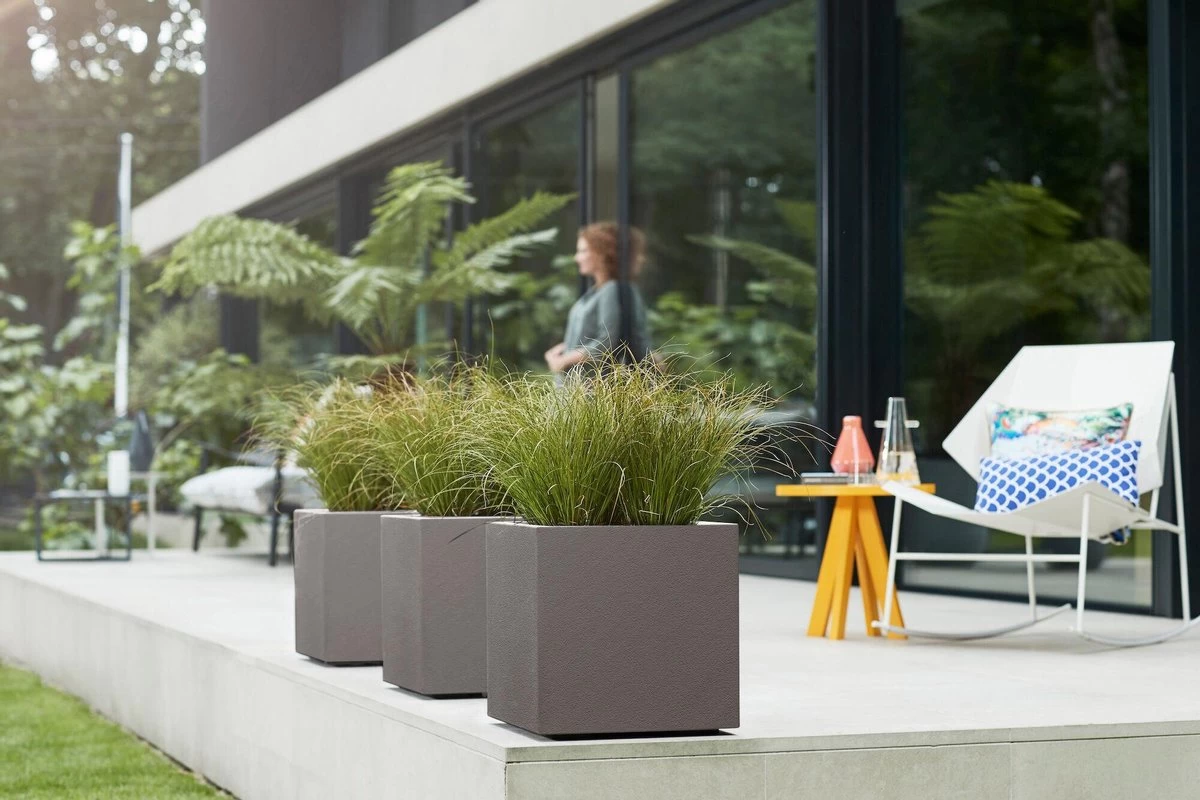 Elho Vivo Structure Finish Vierkant 40 - Plantenbak Voor Binnen & Buiten - Ø 39 X H 41 - Grijs/Warm Grijs 7 Elho Vivo Structure Finish Vierkant 40 - Plantenbak Voor Binnen & Buiten - Ø 39 X H 41 - Grijs/Warm Grijs - Afbeelding 7