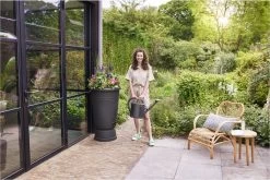 Elho Green Basics Regenton Plus 105 - Regenton Voor Kweken En Oogsten - Ø 58.4 X H 80.4 Cm - Zwart/Living Black 8 Elho Green Basics Regenton Plus 105 - Regenton Voor Kweken En Oogsten - Ø 58.4 X H 80.4 Cm - Zwart/Living Black -Gardena Winkel 1200x801 15