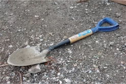 Silverline Mini Spade Met Ronde Kop En Houten Schacht - 70 Cm -Gardena Winkel 1200x803 4