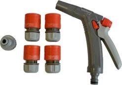 Slangenwagen Met 50 Meter Tuinslang | Eagle Garden | Incl. Spuitkopstuk En Connectors | Geel 7 Slangenwagen Met 50 Meter Tuinslang | Eagle Garden | Incl. Spuitkopstuk En Connectors | Geel -Gardena Winkel 1200x835 1