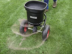 Kreator KRTGR9005 Strooiwagen - 300 Tot 370 Cm Strooibreedte - 23 Liter -Gardena Winkel 1200x900 80