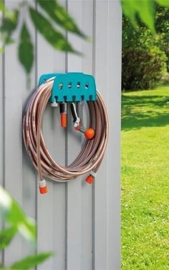 GARDENA Slanghouder - Incl. Opbergruimte Voor GARDENA Aansluitstukken -Gardena Winkel 755x1200