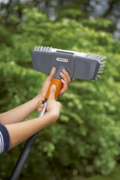 GARDENA Cleansystem Comfort Schrobber - Reinigen Van Paden - Terras - Oprit -Gardena Winkel 799x1200 63