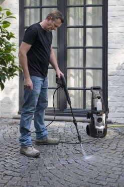 Powerplus POWXG90405 Hogedrukreiniger - 1400W - Max. 110 Bar - 390 L/h - Incl. 5m Slang En Accessoires - Excl. Terrasreiniger - Reiniger Voor Auto, Fiets En Meubelen -Gardena Winkel 800x1200 104