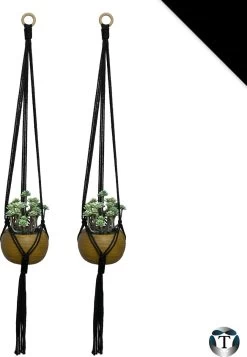 Merkloos Luxe Plantenhangers | Zwart | Set Van 2 Stuks | 100% Katoen | 100% Handgemaakt | Houten Ring | Macramé | Plantenpot Ophangen | Binnen & Buiten | Planten | TheOldOmen |