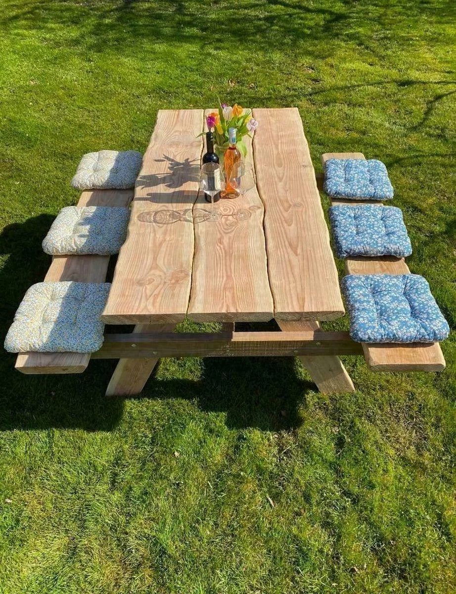 Robuuste Picknicktafel Van Douglashout. Duurzaam En Modern. Lengte 2,40 Meter 1 Robuuste Picknicktafel Van Douglashout. Duurzaam En Modern. Lengte 2,40 Meter